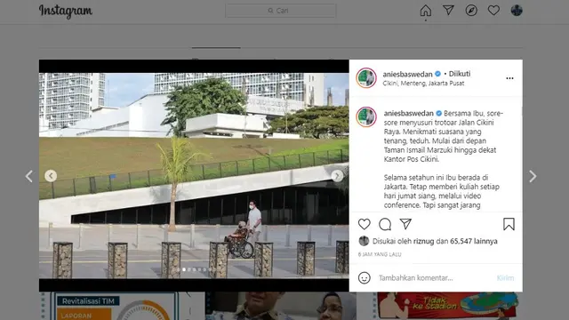Anies Baswedan dan ibunda di kawasan Cikini