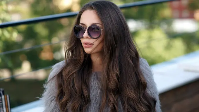 Jadi Favorit Selebriti Hollywood, Bongkar Rahasia Signature Beach Waves Look yang On Point Setiap Saat