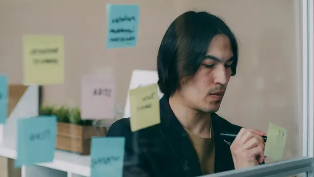 Selalu Dibandingkan? Ini 6 Cara Jadi Versi Terbaik Dirimu Tanpa Drama