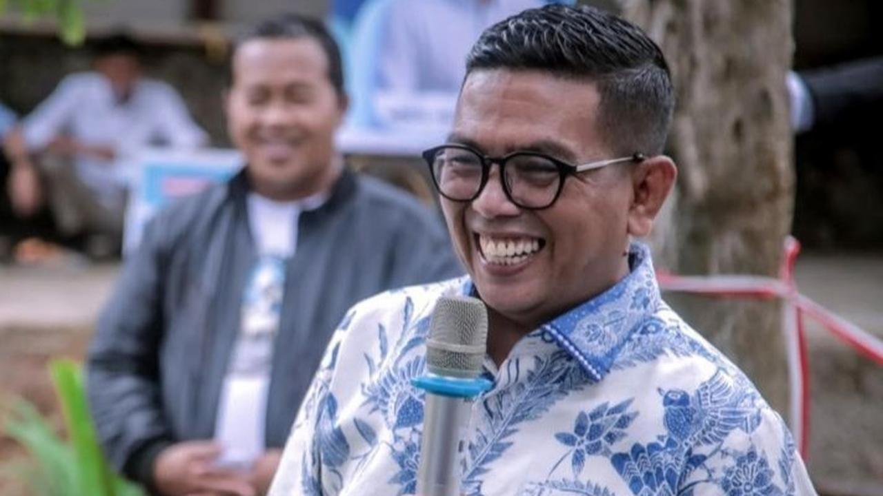 Pilih Rogoh Kocek Sendiri, Andra Soni Tolak Anggaran Baju Dinas Gubernur Rp1 Miliar