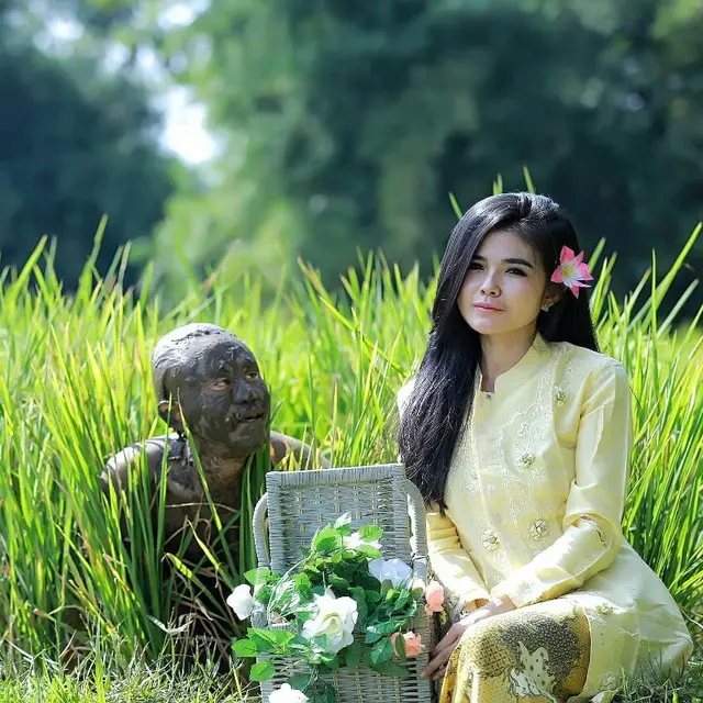 7 Potret Karina Ranau, Istri Epy Kusnandar Aktor Preman Pensiun