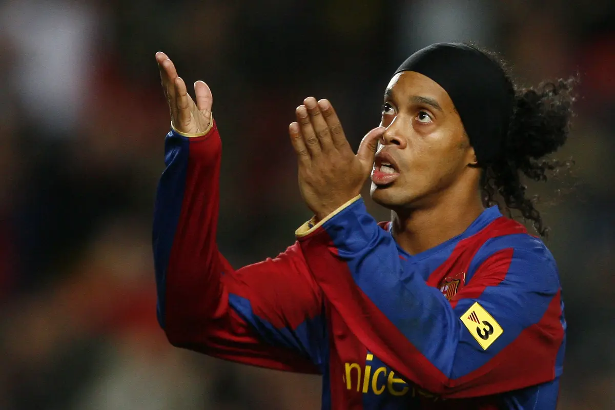 Ronaldinho Jawab Kemungkinan Jadi Pelatih