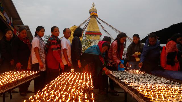 Melihat Umat Buddha Nepal Rayakan Buddha Jayanti