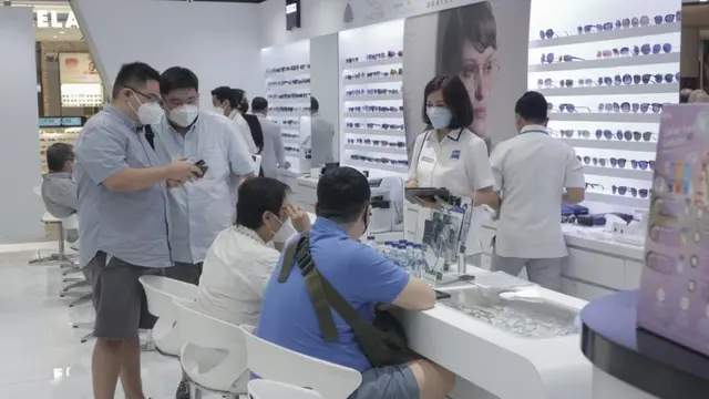 Koleksi kolaborasi kacamata Optik Tunggal X Lindenberg