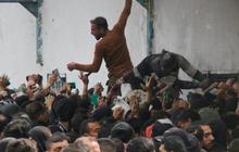 FOTO: Potret Pilu Warga Palestina yang Kelaparan Geruduk Gudang PBB untuk Berebut Bantuan