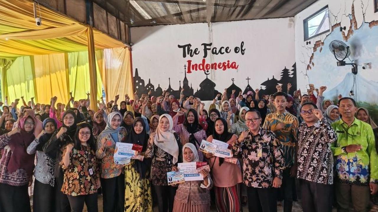 Ratusan Warga Prasejahtera Situbondo Terima Bantuan Modal Usaha Rp3 Juta dari KIP Jawara