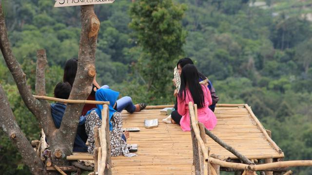Yuk Berburu Foto Instagramable Di Bukit Panenjoan