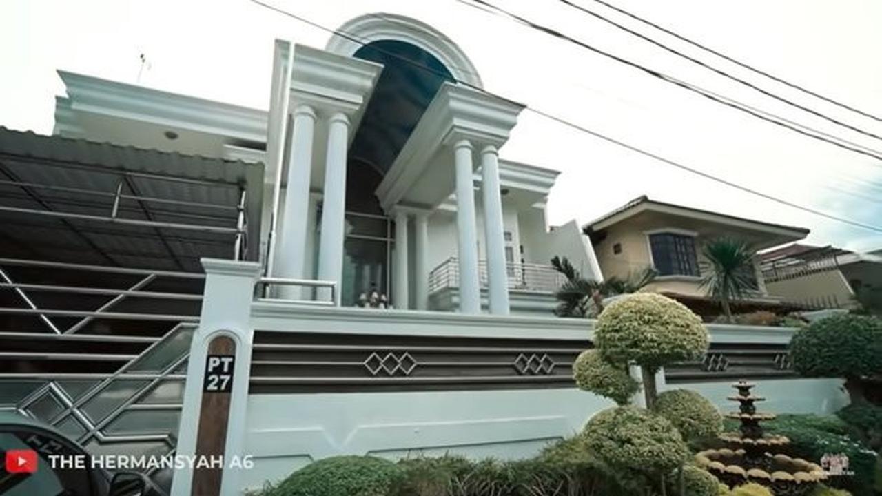 Tampak Luar Rumah di Jakarta