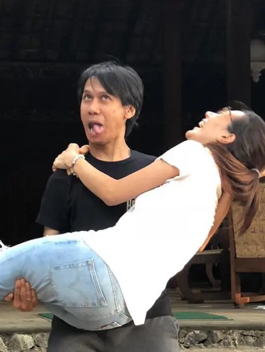 Eross S07 dan Sarah (Instagram/erosscandra)