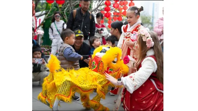 Tumbuh di Era AI, Robot Anjing Ini Gantikan Manusia di Acara Atraksi Barongsai