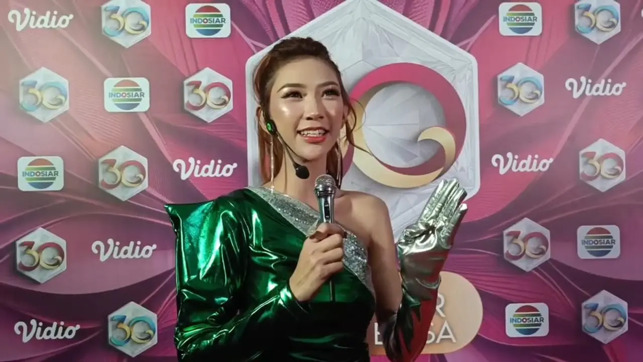 Icha Yang tampil dalam acara dalam acara Konser Raya HUT Indosiar ke-30.