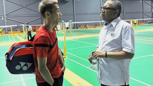 Lee Chong Wei (kiri)