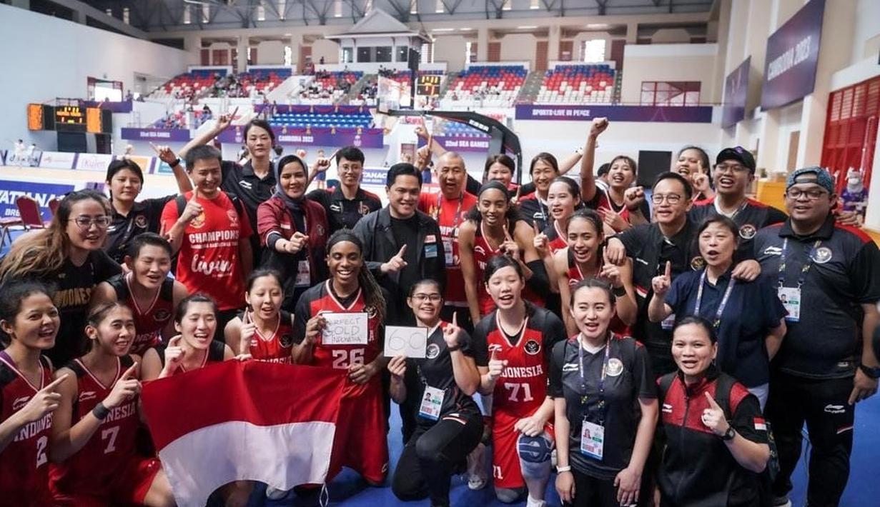 Sepanjang sejarah SEA Games, Timnas Bola Basket Putri Indonesia sempat tiga kali meraih medali perak pada 2021, 2015, dan 1991 serta lima medali perunggu pada 2019, 2017, 1997, 1989, dan 1979. (Dok: CdM Indonesia SG / Evan Andraws)