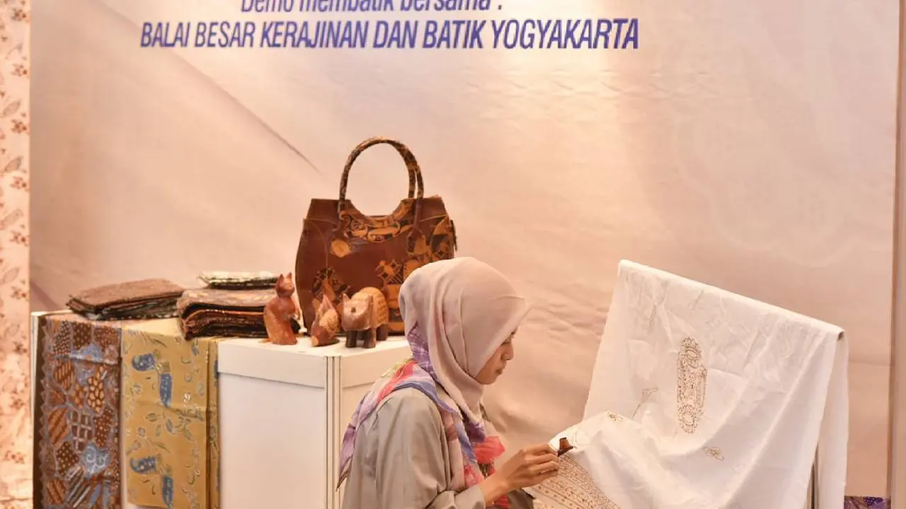 [Bintang] Batik 