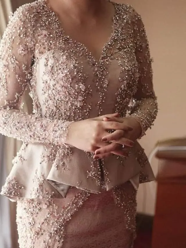 Sesuaikan Model Kebaya dengan Bentuk Tubuh