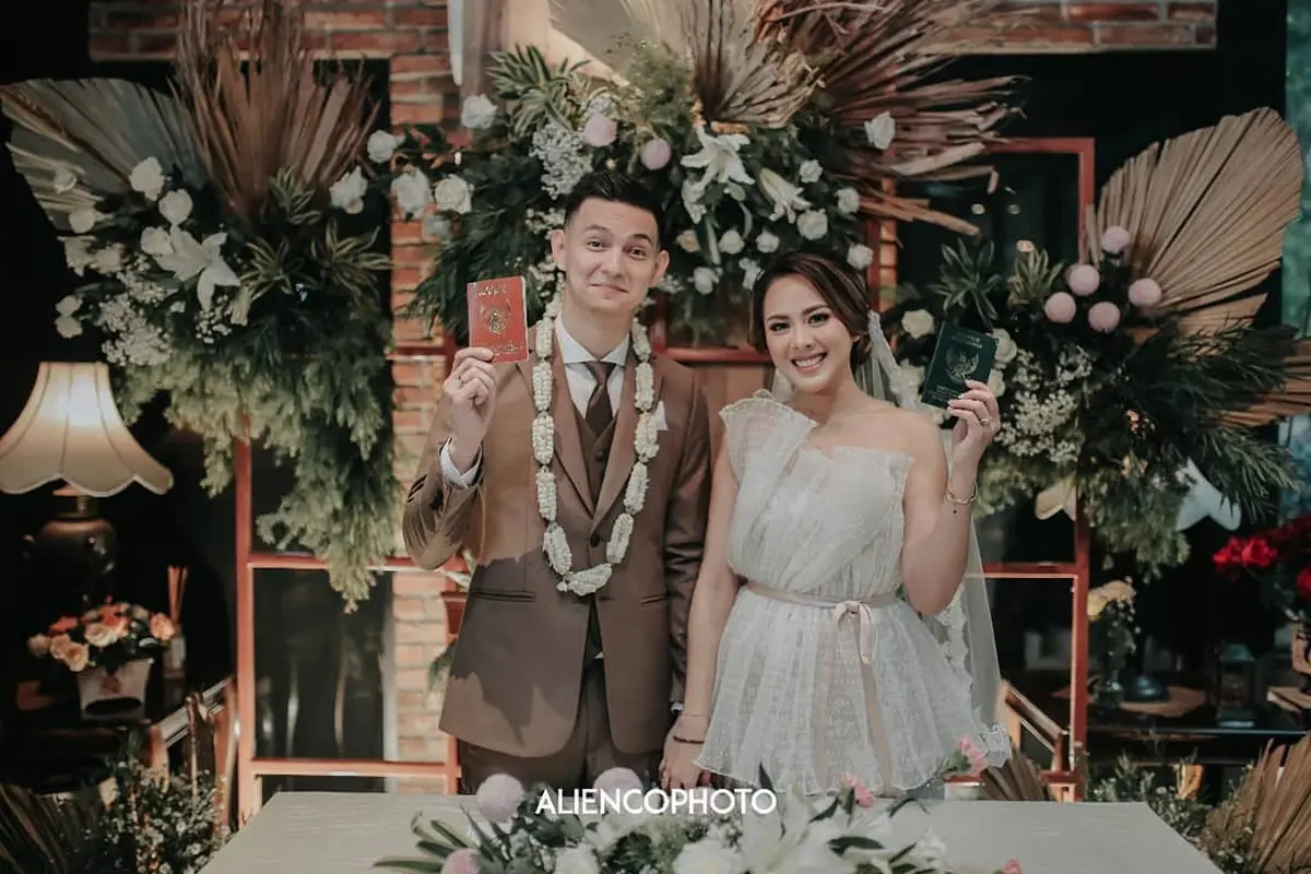 7 Momen Bahagia Pernikahan Marcell Darwin dan Nabila Faisal yang Digelar Intim