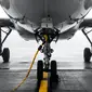 Ilustrasi roda pesawat. (dok. Jo&euml;l Super/Pexels.com)