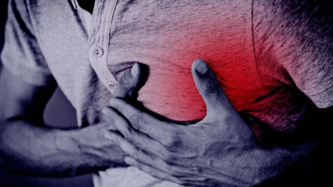 Nyeri Dada Jangan Langsung Dikerok, Dokter Ungkap Risikonya