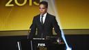 5. Wendell Lira - Sempat dikenal saat gol nya mengalahkan Lionel Messi dalam perebutan Puskas Award 2015, gelandnag yang sempat ditaksir AC Milan tersebut selalu sibuk dengan cedera yang terus menghantui. Ia memutuskan gantung sepatu dan kini menjadi Game