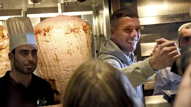 Eks Penyerang Arsenal Banting Setir ke Bidang Kuliner