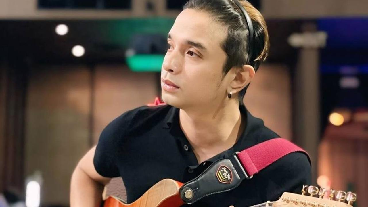 Peran Oncy sangat penting di band Ungu, di mana ia turut menciptakan beberapa lagu hits seperti "Cinta Dalam Hati" dan "Tercipta Untukku."<br>