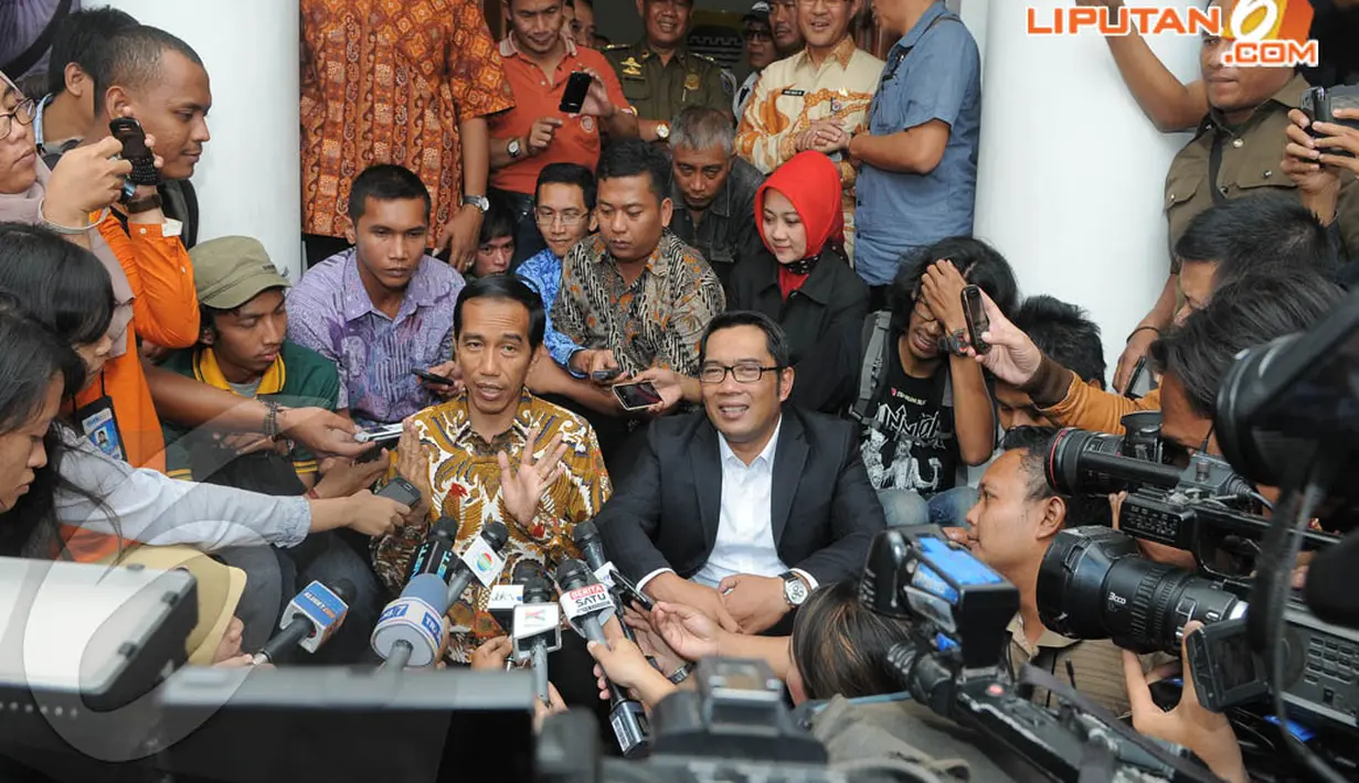 Gubernur DKI Jakarta Joko Widodo bertemu walikota Bandung Ridwan Kamil di kantor walikota Bandung (Liputan6.com/Herman Zakharia)