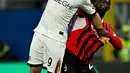 Skor 3-0 bertahan hingga babak pertama usai. (Gabriel BOUYS/AFP)