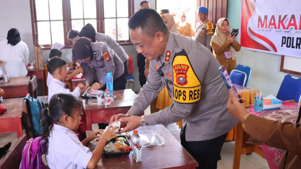 Dukung Asta Cita Presiden, Polres Rohil Gelar Makan Bergizi Sembari Cooling System Pilkada