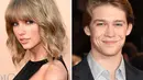 Taylor Swift dan Joe Alwyn kini sudah berkencan lebih dari satu tahun. Namun mereka jarang sekali tampil berdua di mata publik. Kini mereka pun terlihat tengah menikmati kencan di alam liar. (Celebrity Insider)