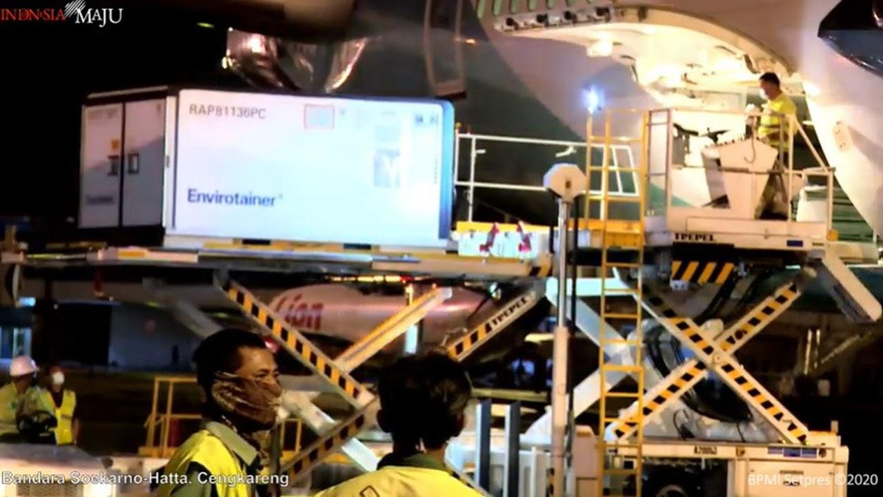Kedatangan Vaksin Corona Covid-19 di Bandara Internasional Soekarno-Hatta, Cengkareng, Minggu (6/12/2020)