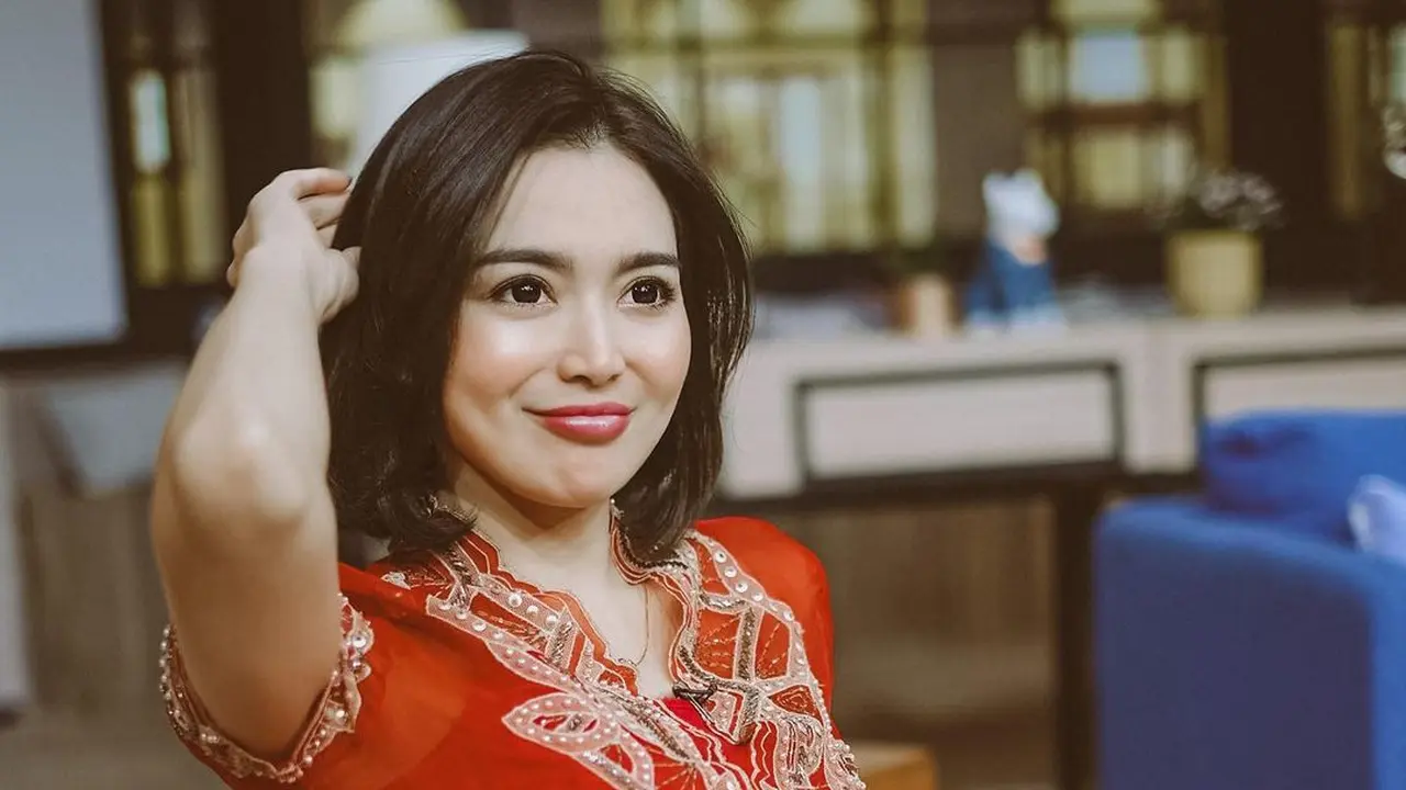 Wika Salim jadi ART di program sahur (Foto: Instagram/wikasalim)