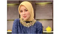 Pesona Olla Ramlan Dalam Balutan Hijab (sumber: Instagram/ollaramlanaufar)