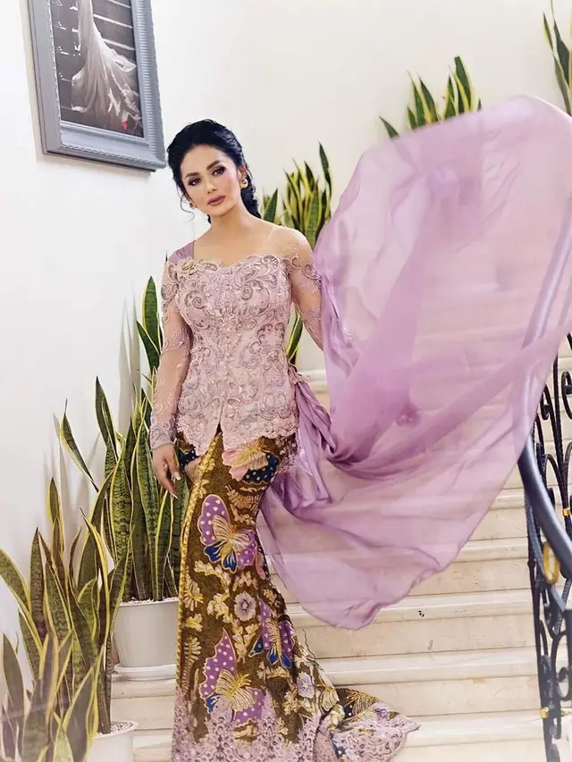 Ada Kisah Haru di Balik Pembuatan Kebaya Krisdayanti untuk Acara Lamaran Aurel Hermansyah dan Atta Halilintar