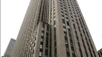 Bangunan yang merupakan kantor pengacara pribadi Donald Trump, Michael Cohen di New York, Senin (9/4). FBI menggeledah kantor serta kediaman Cohen dan menyita salah satu dokumen terkait nota pembayaran ke bintang porno Stormy Daniels. (AP/Seth Wenig)