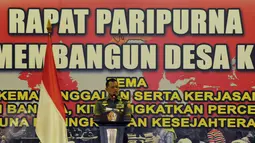 Panglima TNI, Jenderal TNI Gatot Nurmantyo memberikan arahan saat membuka Rapat Paripurna Tentara Membangun Desa ke-36 di Jakarta, Kamis (3/12/2015). Rapat dihadiri sejumlah perwakilan kementerian terkait. (Liputan6.com/Helmi Fithriansyah)