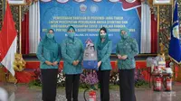 TP PKK Pusat menyalurkan beragam paket bantuan kepada keluarga di Jawa Timur, Kamis (25/11/2021).
