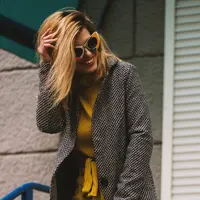 Jangan sampai mood rusak dan tidak semangat seharian karena bangun kesiangan dan tak sempat mempersiapkan penampilan. (Foto: unsplash.com)