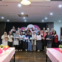 Keseruan Workshop Couple Art Dry Clay bersama Fimelahood./copyright fimela/adrian putra