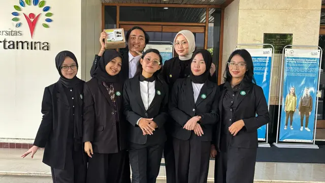 Mahasiswa Universitas Pertamina (UPER) bikin onovasi ubah limbah minyak jelantah jadi lilin aroma terapi.