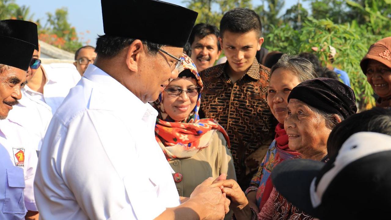 Dalam perjalanan politiknya, Partai Gerindra masih kerap dibayang-bayangi oleh sejarah masa lalu sang tokoh, yakni Prabowo Subianto.