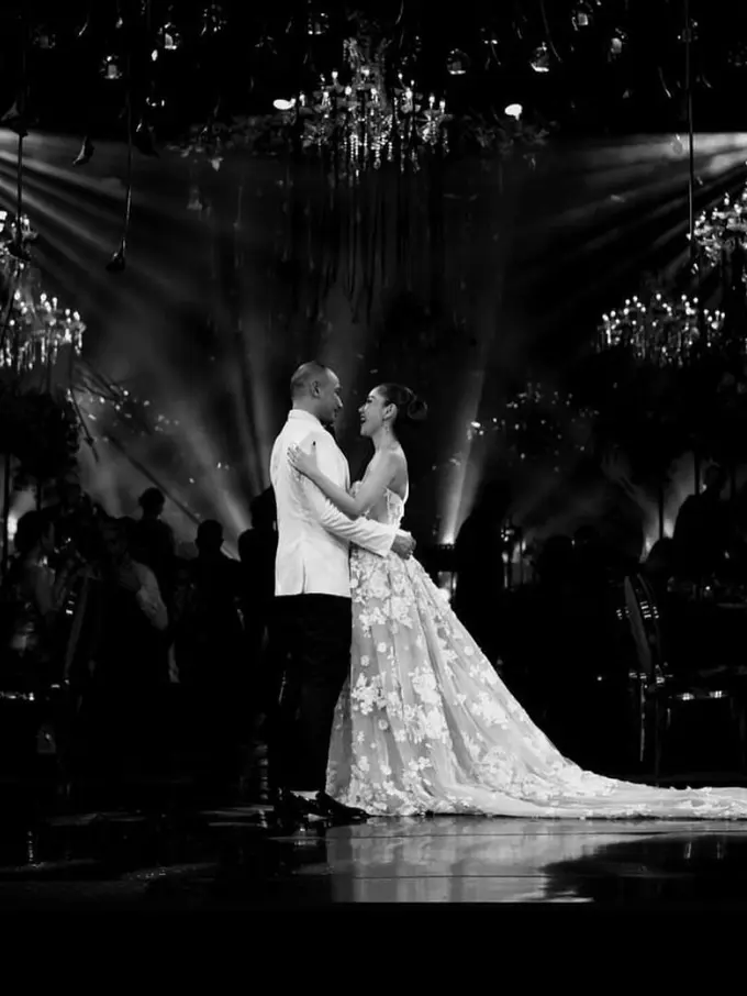 Bunga Citra Lestari dan Tiko saat resepsi nikah (Instagram/bcltiko)