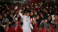 7 Potret Keseruan Emil Dardak Rayakan Ulang Tahun Kemerdekaan Ke-74