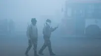 Diselimuti Kabut, New Delhi Alami Hari Paling Dingin Sejak 1901