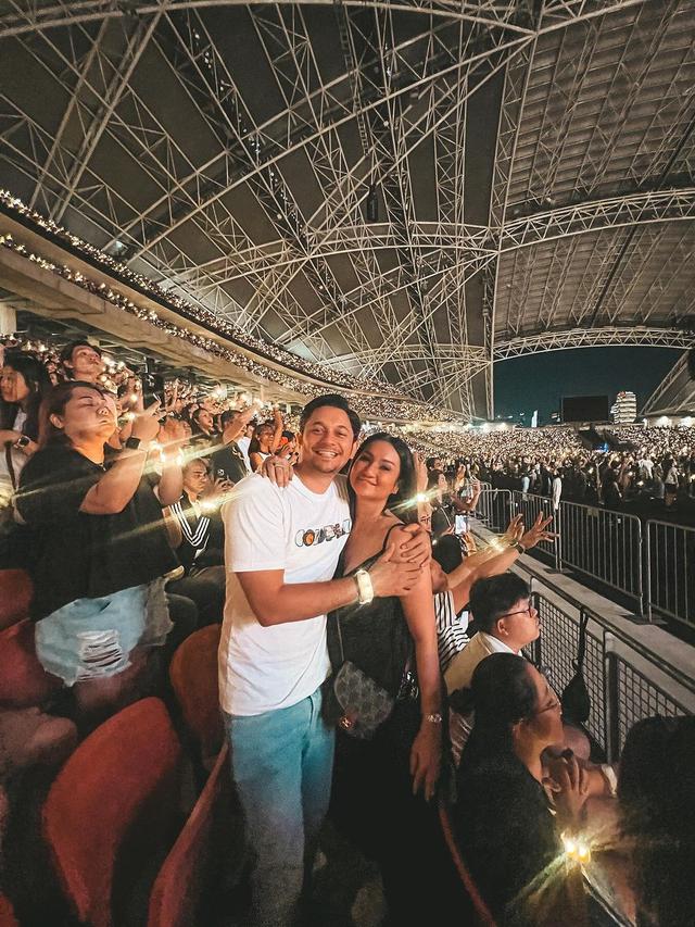 6 Potret Andrew Andika Umumkan Sang Istri Hamil Anak Kedua, Penuh Bahagia