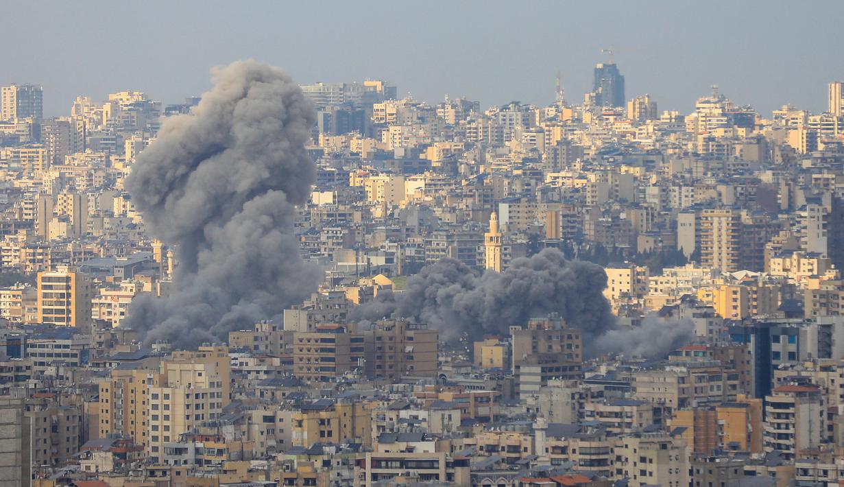 Israel berdalih bahwa serangan ke wilayah Beirut selatan, Lebanon ini mengincar sejumlah infrastruktur Hizbullah. (Foto oleh AFP)