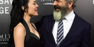 Mel Gibson, seorang sutradara film yang menuai sorotan publik karena penantian anak ke-9 nya bersama sang kekasih, Rosalind Ross. Kabarnya ia juga akan memperoleh penghargaan di Hollywood Film Awards pada 6 November mendatang. (AFP/Bintang.com)