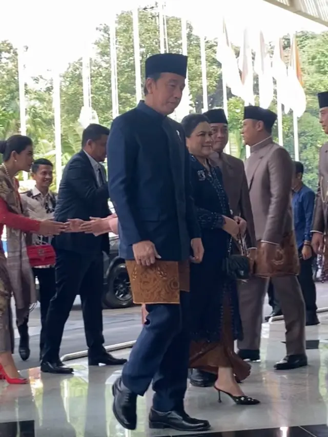 Presiden Prabowo Subianto menghadiri akad nikah Kepala Sekretaris Pribadi Presiden Rizky Irmansyah dengan Chika Yenalovi di Jakarta Convention Center (JCC), Senayan. (Liputan6.com/Devira)