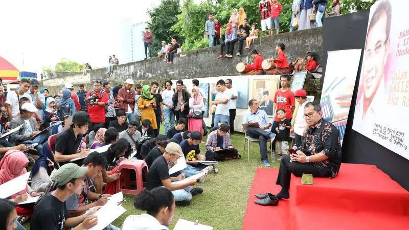 Wali Kota Makassar Mendadak Jadi Objek Sketsa 100 Pelukis