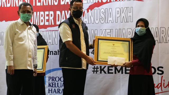 Mensos Juliari: Tahun 2021 PKH Jangkau Penderita TBC