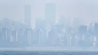 Kota Vancouver di pantai barat Kanada diselimuti kabut tebal akibat kebakaran lahan (AFP/Don McKinnon)